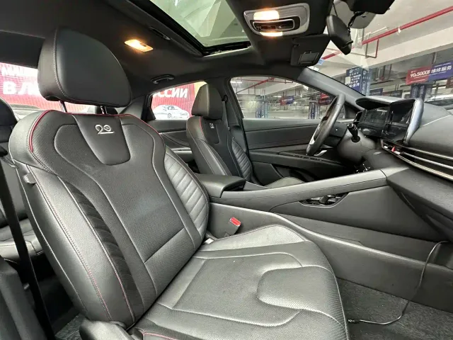 Hyundai Elantra — Фото автомобиля 18