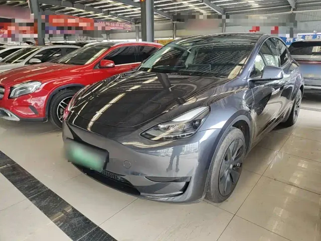 Фотография автомобиля — Tesla Model Y