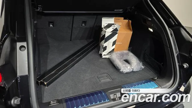 Porsche Macan Electric — Фото автомобиля 26