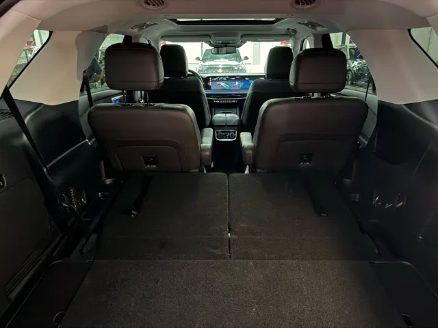 Ford Explorer — Фото автомобиля 16