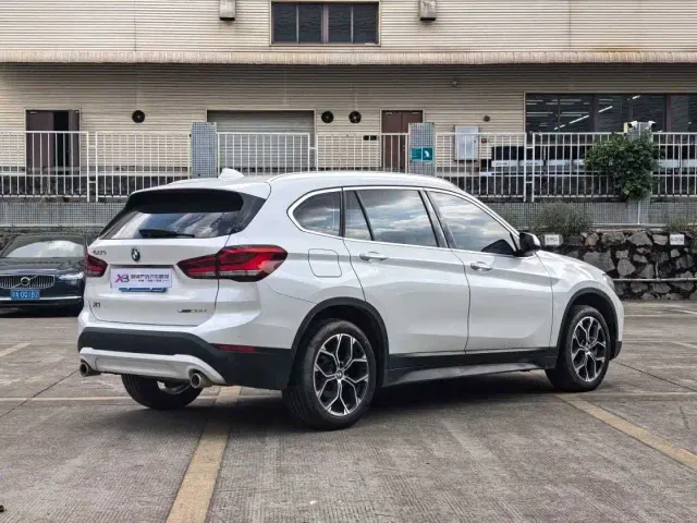 BMW X1 — Фото автомобиля 3