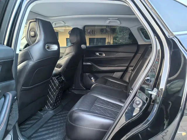 Changan Changan UNI-K iDD 2022 Blue Whale iDD 130km 1.5T Premium — Фото автомобиля 9
