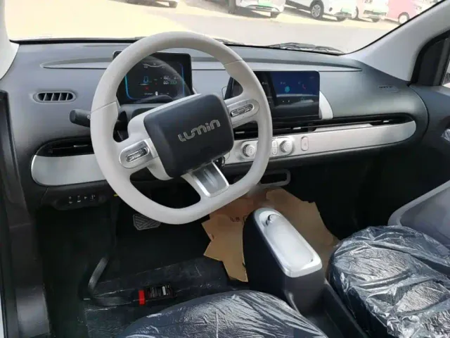 Changan Lumin — Фото автомобиля 9