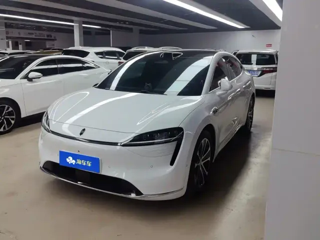 Фотография автомобиля — Luxeed R7