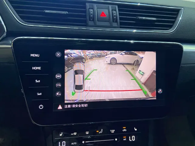 Skoda Superb — Фото автомобиля 21