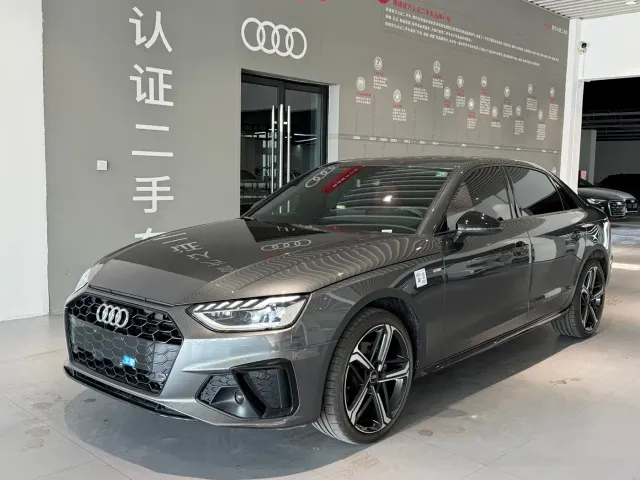 Фотография автомобиля — Audi A4L