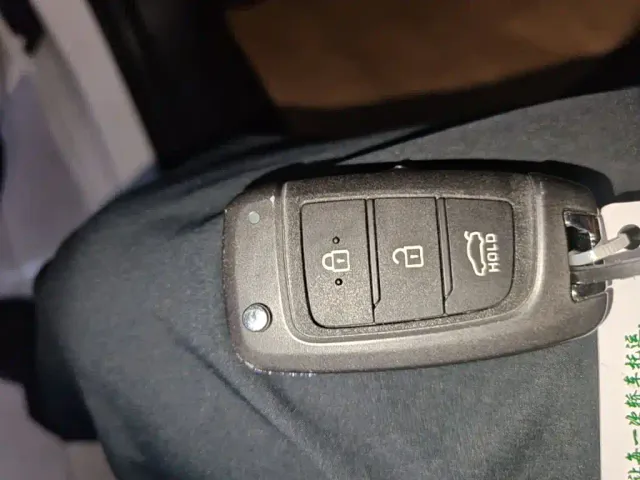 Hyundai Elantra — Фото автомобиля 8