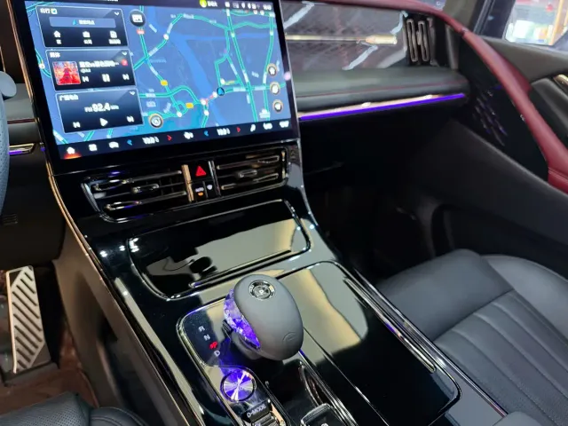 GAC Trumpchi M8 — Фото автомобиля 12