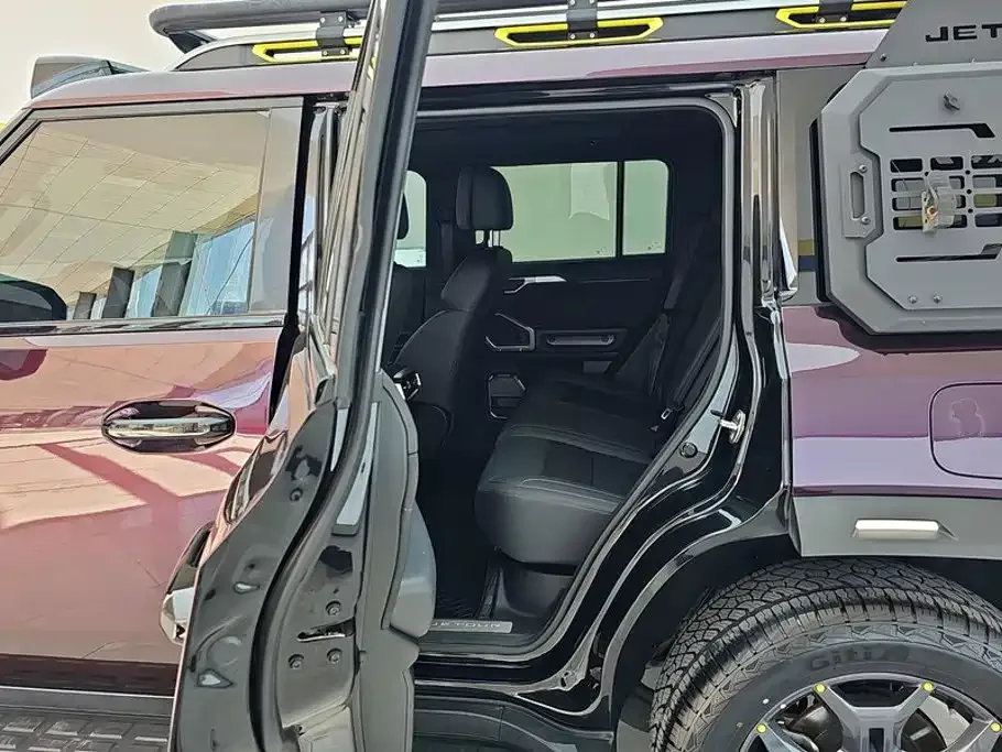 Jetour Jetour Traveler 2024 2.0T 4WD Cross PRO+ Entertainment Edition — Фото автомобиля 11