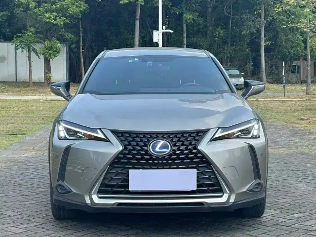 Lexus UX — Фото автомобиля 2