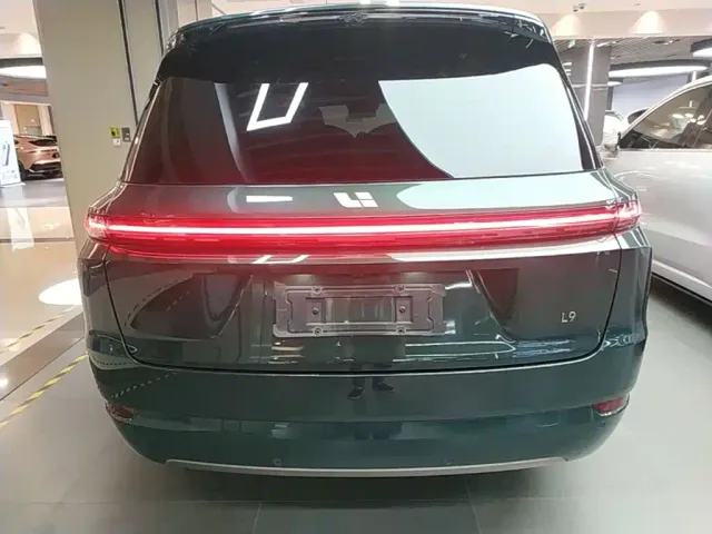 Li Auto L9 — Фото автомобиля 5