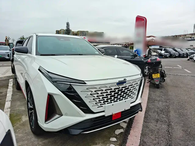 Changan Z6 — Фото автомобиля 3