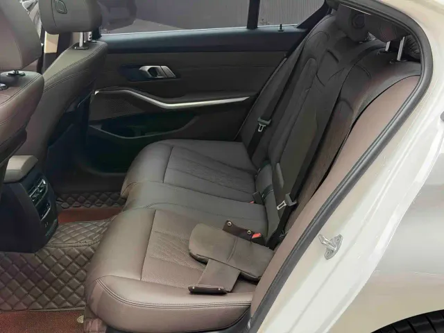 BMW 3 Series — Фото автомобиля 12