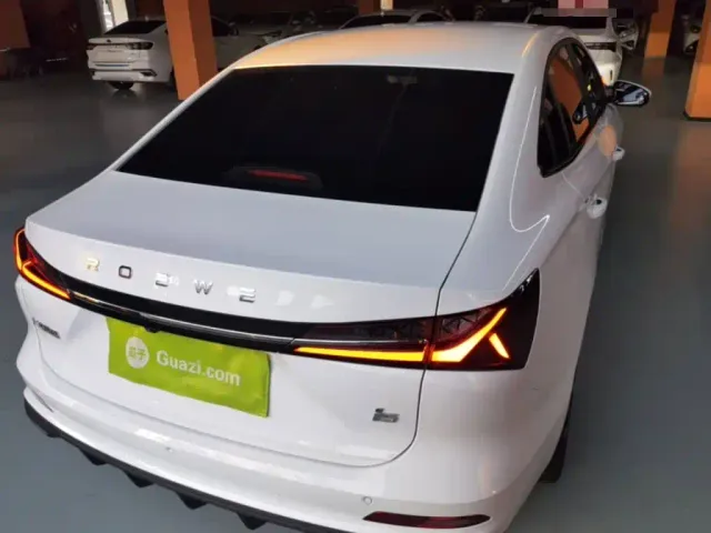 Roewe i5 — Фото автомобиля 5