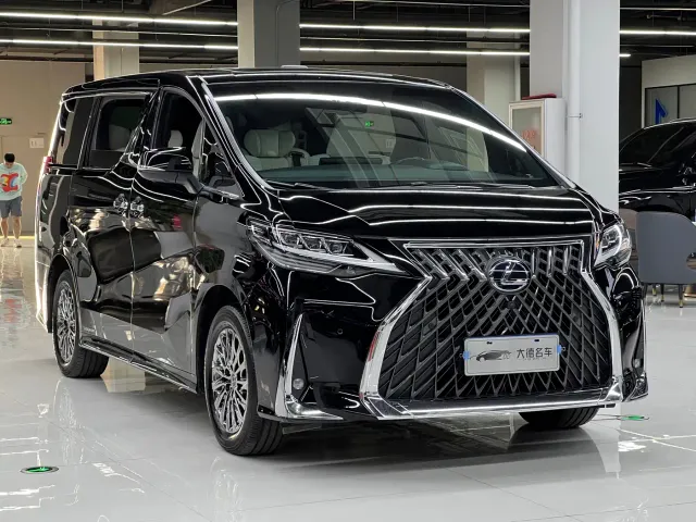 Lexus LM — Фото автомобиля 3