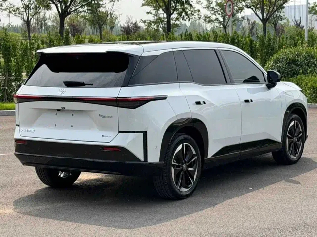 Toyota BoZhi 3X — Фото автомобиля 6
