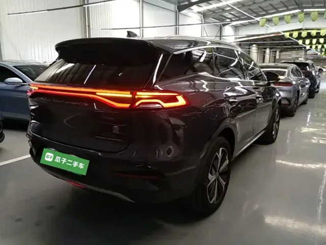 BYD Tang — Фото автомобиля 6