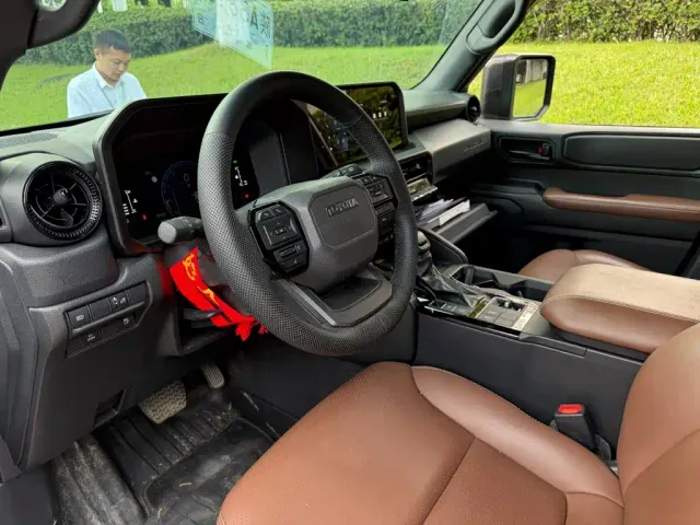 Toyota Prado — Фото автомобиля 7