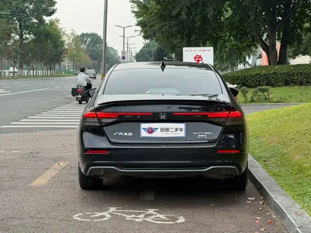 Honda Accord — Фото автомобиля 5