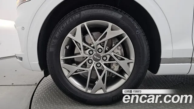 Genesis GV70 — Фото автомобиля 4