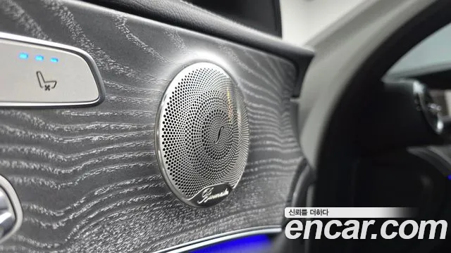 Mercedes-Benz E-Class E-класс W213 E350 4MATIC Exclusive — Фото автомобиля 15