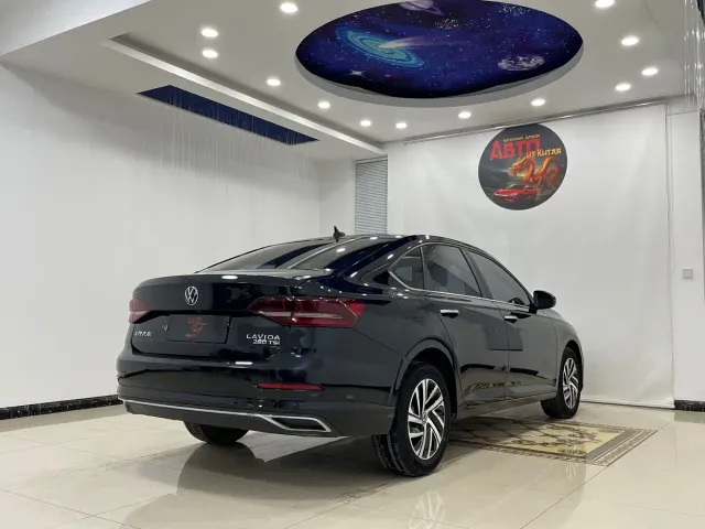 Volkswagen Lavida — Фото автомобиля 18