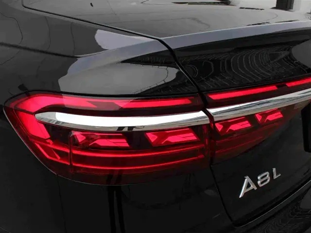 Audi A8 — Фото автомобиля 13