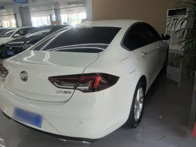 Buick Regal — Фото автомобиля 6
