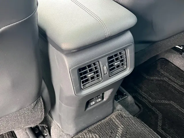 Toyota RAV4 — Фото автомобиля 15