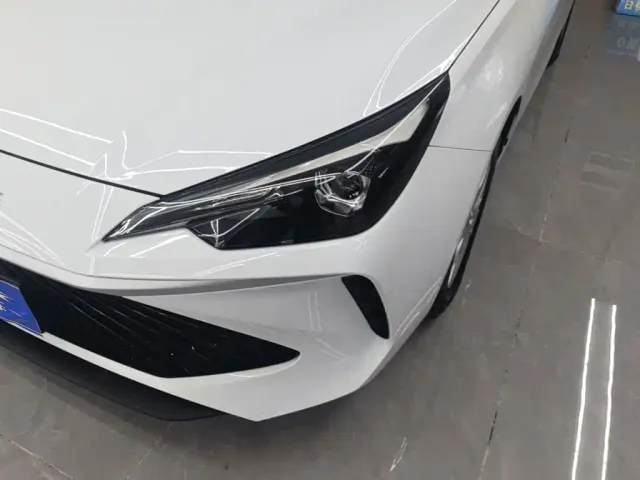 Roewe i5 — Фото автомобиля 23