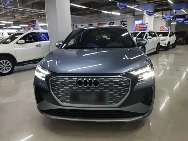 Audi Q4 e-tron — Фото автомобиля 2