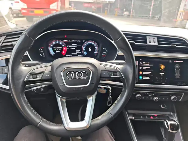 Audi Q3 — Фото автомобиля 12