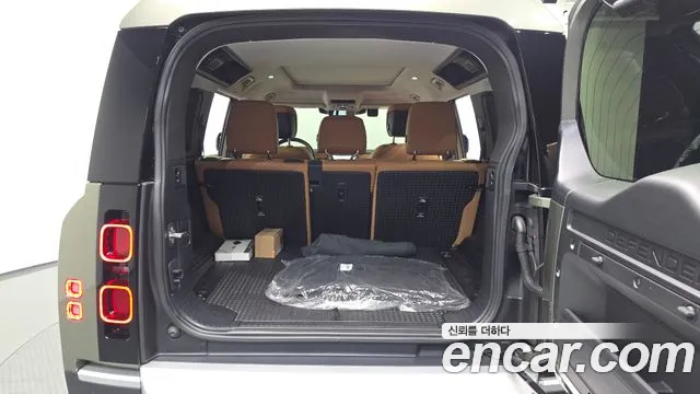 Land Rover Defender — Фото автомобиля 26