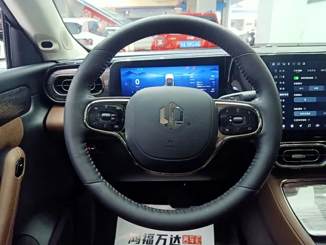Leapmotor C11 — Фото автомобиля 18