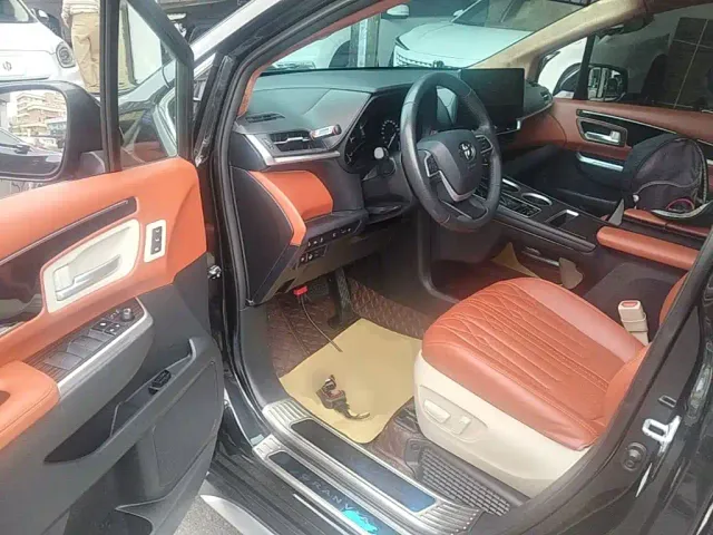 Toyota Granvia — Фото автомобиля 15