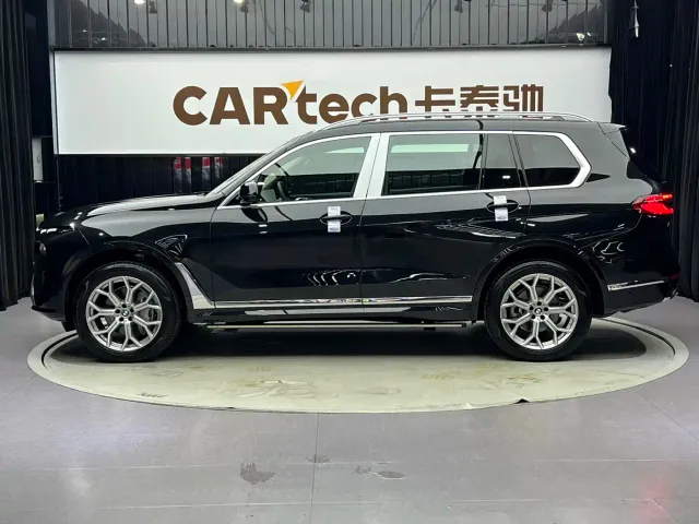 BMW X7 — Фото автомобиля 3