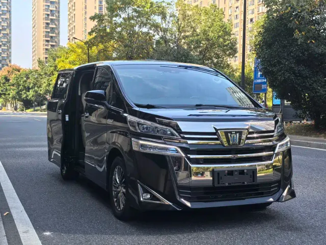 Toyota Vellfire — Фото автомобиля 3