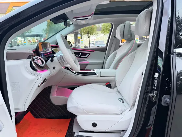 Mercedes-Benz EQE SUV — Фото автомобиля 4