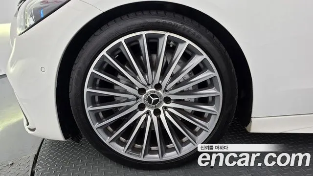 Mercedes-Benz C-Class — Фото автомобиля 3