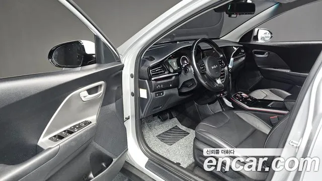 Kia Niro — Фото автомобиля 15