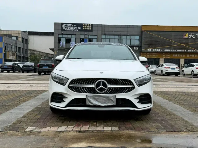 Фотография автомобиля — Mercedes-Benz A-Class