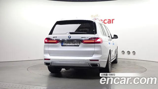 BMW X7 — Фото автомобиля 3