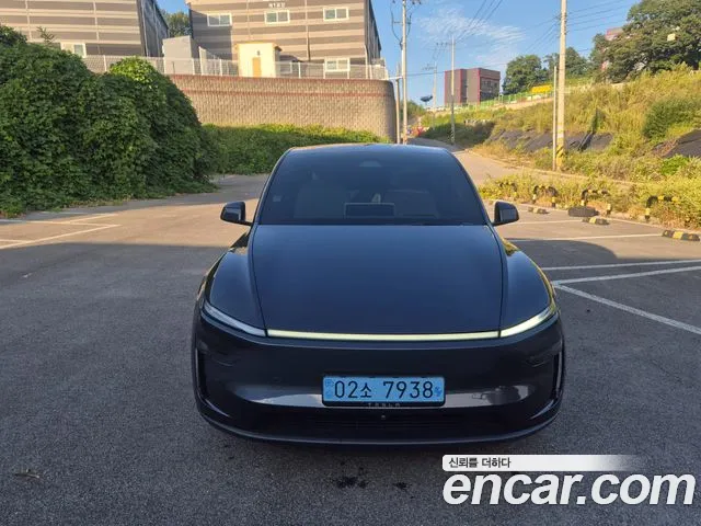 Tesla Model Y — Фото автомобиля 3