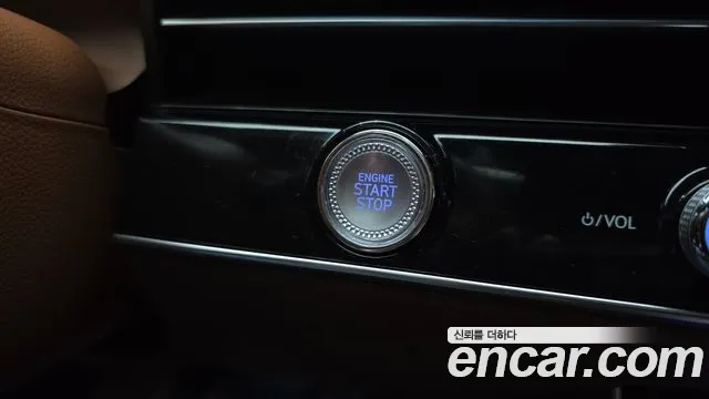 Genesis GV70 — Фото автомобиля 24