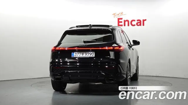 Audi Q5 45 TFSI quattro S Line Black Edition — Фото автомобиля 4