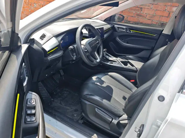 Roewe i5 — Фото автомобиля 4
