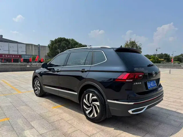 Volkswagen Tiguan L — Фото автомобиля 6
