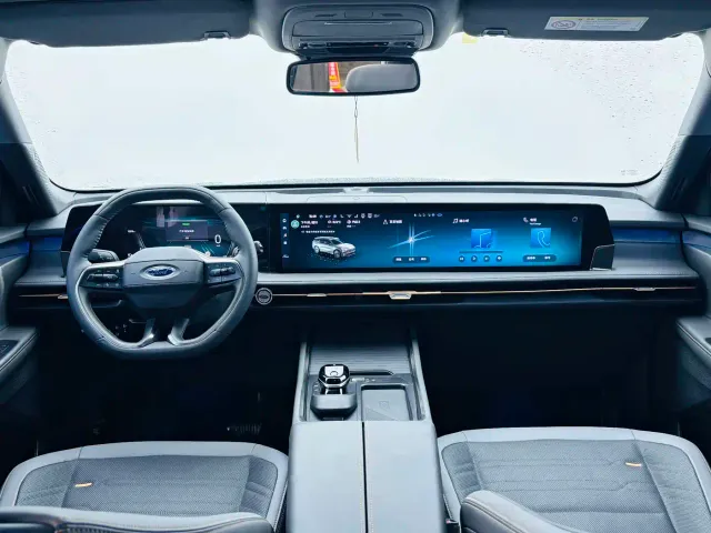Ford Edge — Фото автомобиля 10