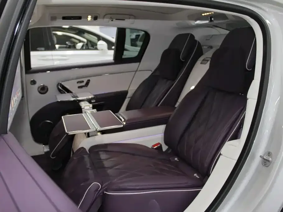 Zunjie Zunjie S800 2025 Model Extended Range Starlight Executive Edition 4-seater — Фото автомобиля 8