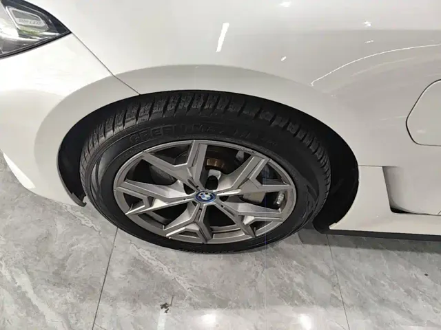 BMW i3 — Фото автомобиля 22